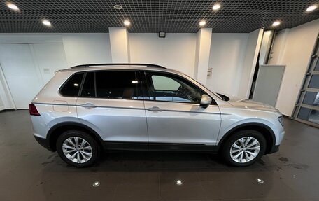 Volkswagen Tiguan II, 2019 год, 2 847 000 рублей, 2 фотография