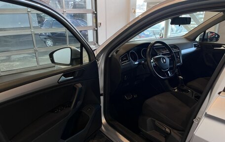 Volkswagen Tiguan II, 2019 год, 2 847 000 рублей, 20 фотография