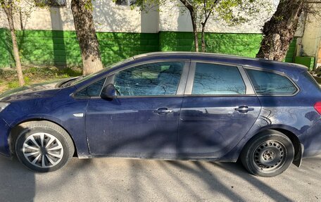 Opel Astra J, 2011 год, 470 000 рублей, 3 фотография