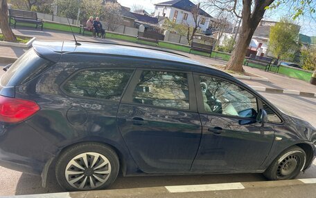 Opel Astra J, 2011 год, 470 000 рублей, 2 фотография