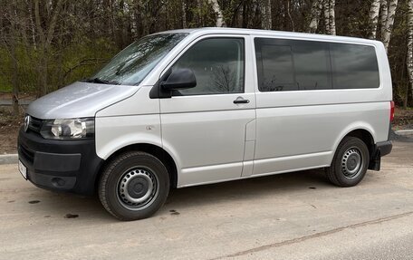 Volkswagen Caravelle T5, 2014 год, 2 300 000 рублей, 3 фотография