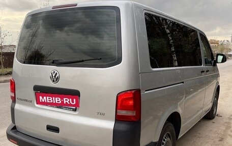 Volkswagen Caravelle T5, 2014 год, 2 300 000 рублей, 8 фотография