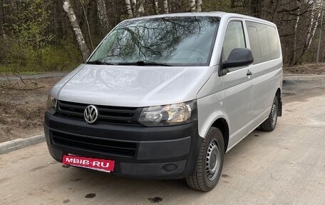 Volkswagen Caravelle T5, 2014 год, 2 300 000 рублей, 2 фотография