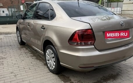 Volkswagen Polo VI (EU Market), 2015 год, 350 000 рублей, 3 фотография