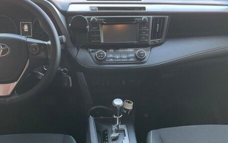 Toyota RAV4, 2016 год, 2 360 000 рублей, 6 фотография
