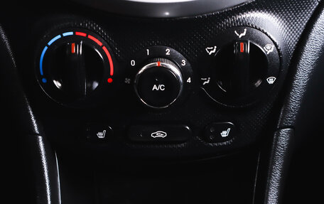 Hyundai Solaris II рестайлинг, 2013 год, 799 000 рублей, 20 фотография