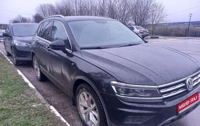 Volkswagen Tiguan II, 2018 год, 2 200 000 рублей, 1 фотография