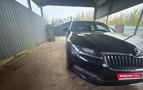 Skoda Superb III рестайлинг, 2025 год, 3 220 000 рублей, 2 фотография