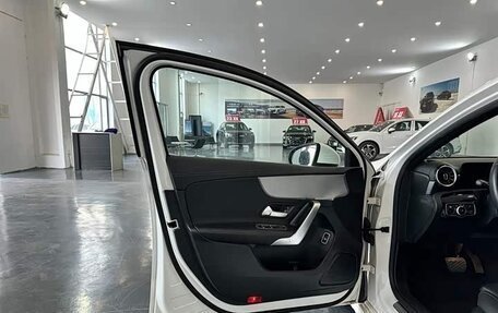 Mercedes-Benz A-Класс, 2023 год, 2 090 000 рублей, 14 фотография