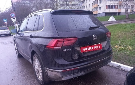 Volkswagen Tiguan II, 2018 год, 2 200 000 рублей, 4 фотография