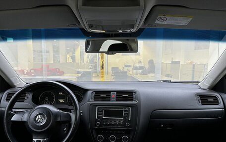 Volkswagen Jetta VI, 2013 год, 985 000 рублей, 14 фотография
