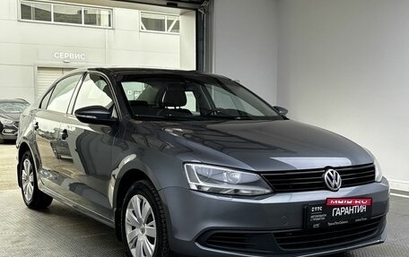 Volkswagen Jetta VI, 2013 год, 985 000 рублей, 3 фотография