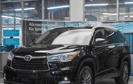 Toyota Highlander III, 2014 год, 2 429 000 рублей, 1 фотография
