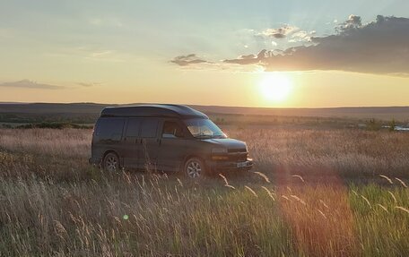 Chevrolet Express II, 2004 год, 1 290 000 рублей, 2 фотография