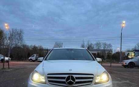 Mercedes-Benz C-Класс, 2013 год, 1 800 000 рублей, 1 фотография