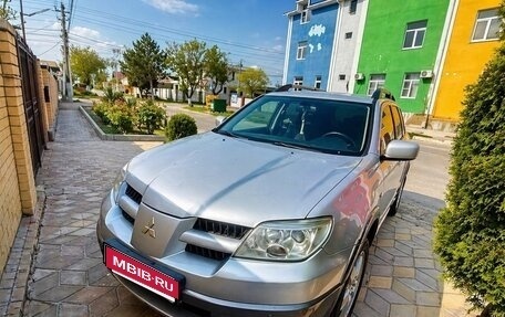 Mitsubishi Outlander III рестайлинг 3, 2005 год, 1 000 000 рублей, 1 фотография