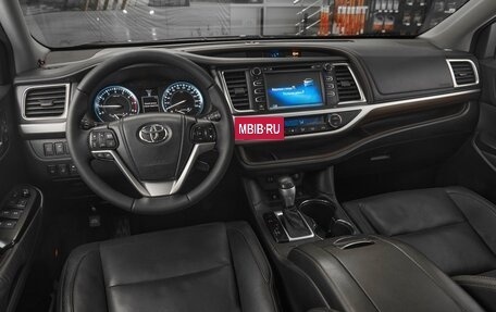 Toyota Highlander III, 2014 год, 2 429 000 рублей, 7 фотография