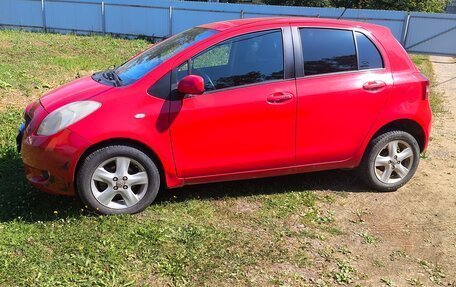 Toyota Yaris III рестайлинг, 2006 год, 410 000 рублей, 10 фотография