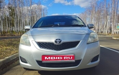 Toyota Belta, 2005 год, 450 000 рублей, 2 фотография