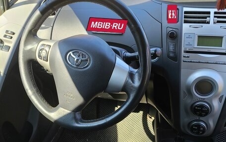 Toyota Yaris III рестайлинг, 2006 год, 410 000 рублей, 6 фотография