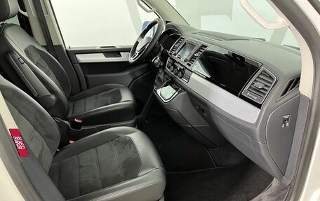 Volkswagen Multivan T6 рестайлинг, 2015 год, 3 399 000 рублей, 14 фотография
