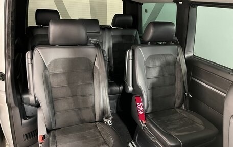 Volkswagen Multivan T6 рестайлинг, 2015 год, 3 399 000 рублей, 15 фотография