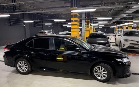 Toyota Camry, 2019 год, 2 800 000 рублей, 4 фотография