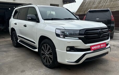 Toyota Land Cruiser 200, 2015 год, 4 420 000 рублей, 2 фотография