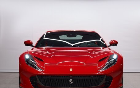 Ferrari 812, 2020 год, 43 500 000 рублей, 2 фотография