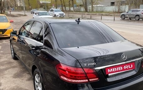 Mercedes-Benz E-Класс, 2015 год, 1 850 000 рублей, 6 фотография