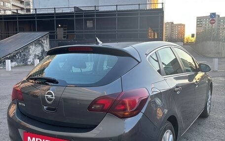 Opel Astra J, 2011 год, 700 000 рублей, 4 фотография