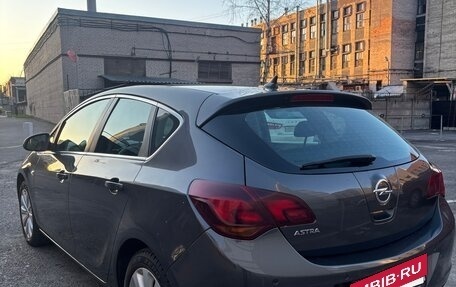 Opel Astra J, 2011 год, 700 000 рублей, 3 фотография