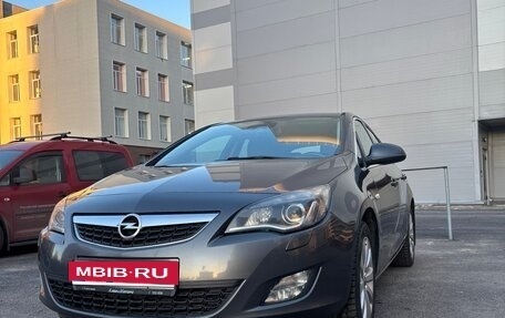 Opel Astra J, 2011 год, 700 000 рублей, 6 фотография