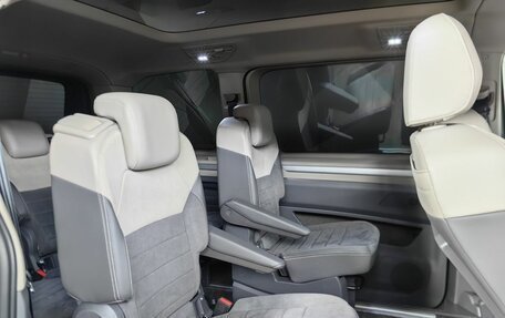 Volkswagen Multivan, 2022 год, 5 850 000 рублей, 15 фотография