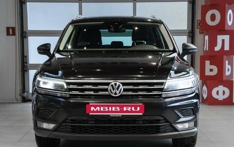 Volkswagen Tiguan II, 2020 год, 2 990 000 рублей, 2 фотография