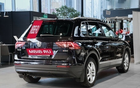 Volkswagen Tiguan II, 2020 год, 2 990 000 рублей, 4 фотография