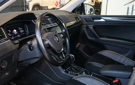 Volkswagen Tiguan II, 2020 год, 2 990 000 рублей, 14 фотография