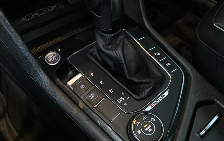 Volkswagen Tiguan II, 2020 год, 2 990 000 рублей, 21 фотография