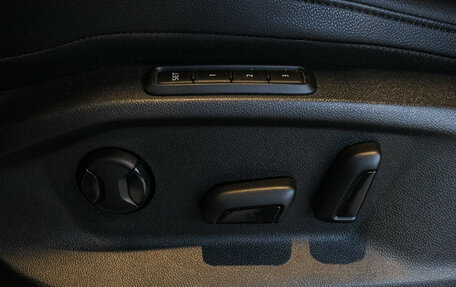 Volkswagen Tiguan II, 2020 год, 2 990 000 рублей, 16 фотография