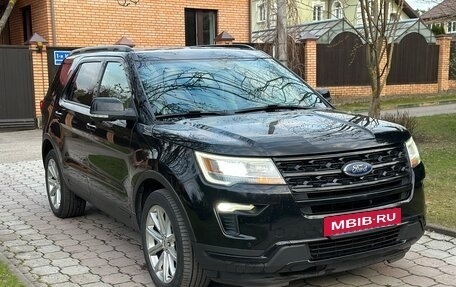 Ford Explorer VI, 2018 год, 2 400 000 рублей, 3 фотография