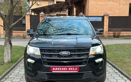Ford Explorer VI, 2018 год, 2 400 000 рублей, 2 фотография