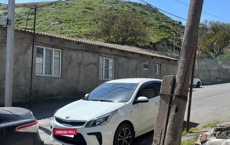 KIA Rio IV, 2018 год, 835 000 рублей, 2 фотография