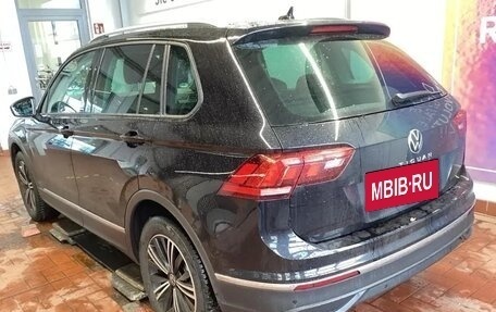 Volkswagen Tiguan II, 2022 год, 2 372 000 рублей, 4 фотография