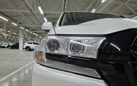 Toyota Land Cruiser 200, 2018 год, 6 200 000 рублей, 21 фотография