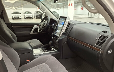 Toyota Land Cruiser 200, 2018 год, 6 200 000 рублей, 15 фотография