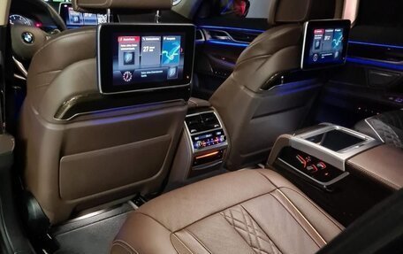 BMW 7 серия, 2019 год, 3 590 000 рублей, 13 фотография