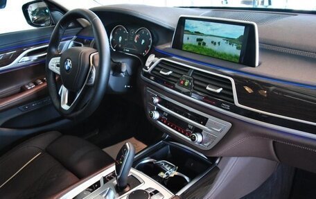 BMW 7 серия, 2019 год, 3 590 000 рублей, 19 фотография