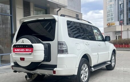Mitsubishi Pajero IV, 2011 год, 2 080 000 рублей, 4 фотография