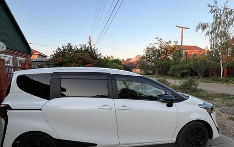 Toyota Sienta II, 2021 год, 1 700 000 рублей, 5 фотография