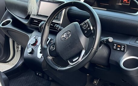 Toyota Sienta II, 2021 год, 1 700 000 рублей, 8 фотография